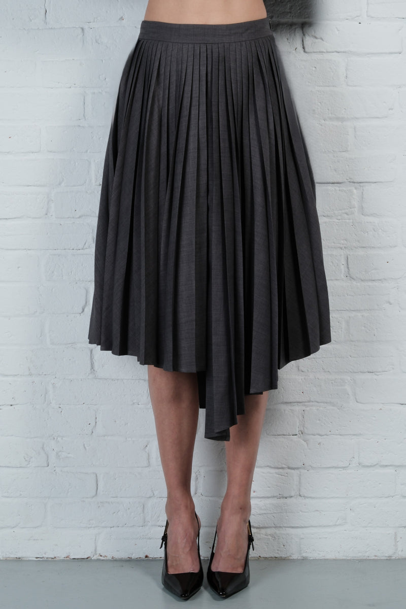 Asymmetric pleated skirt
